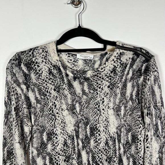 Equipment Silk Cashmere Snake Print‎ Sweater Women's Size XS Luxury Designer - Picture 3 of 7